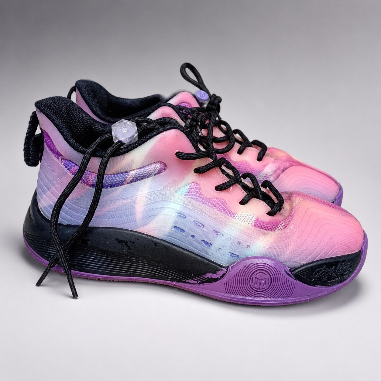 Chaussure basketball style tie dye